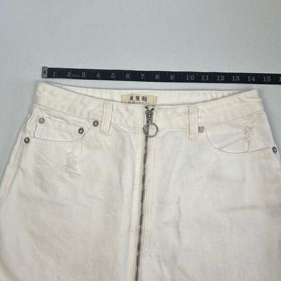 We The Free Zip It Up Mini Skirt White Distressed Raw Hem Jean Denim Full-Zip - Picture 6 of 10